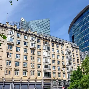 Doubletree By Hilton Brussels מלון בריסל